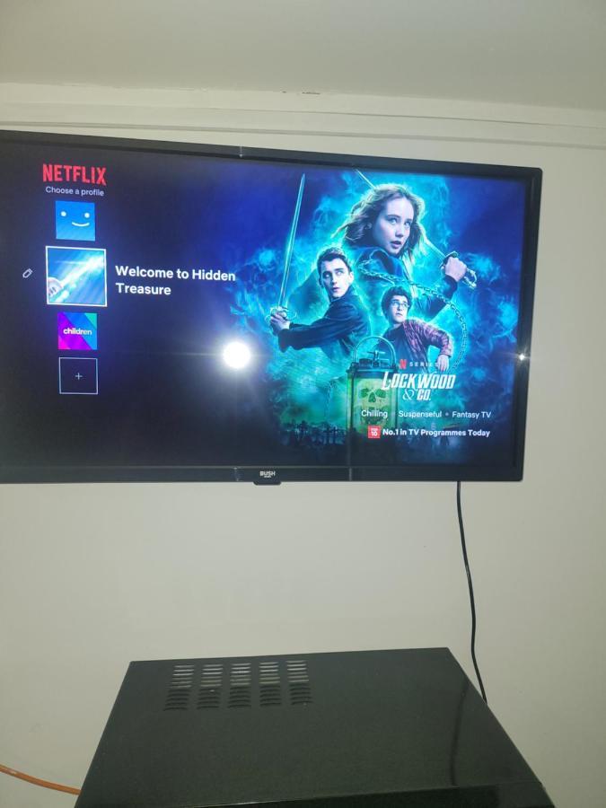 Апартаменти Hidden Treasure-Netflix And Wi-Fi-Basement Flat Джиллінгем Екстер'єр фото