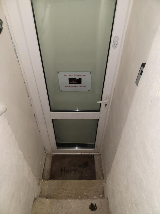 Апартаменти Hidden Treasure-Netflix And Wi-Fi-Basement Flat Джиллінгем Екстер'єр фото