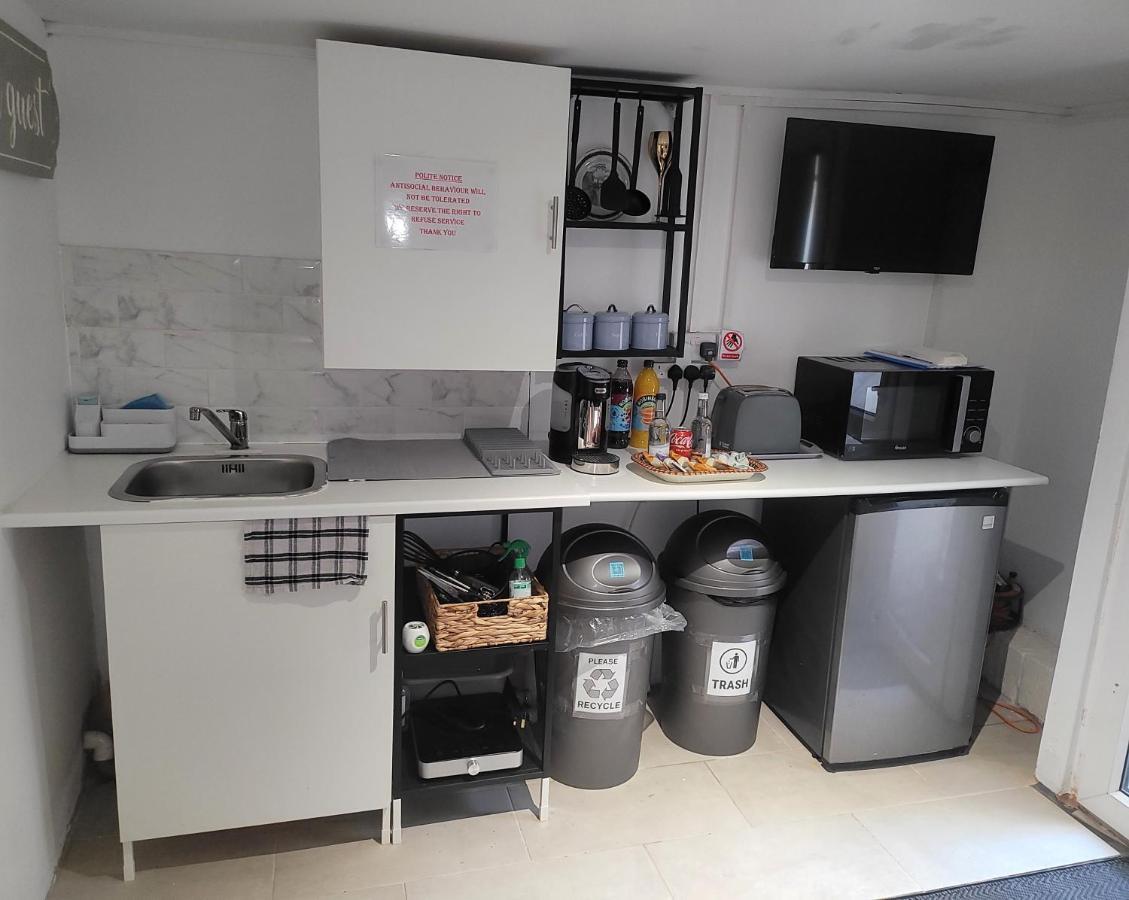 Апартаменти Hidden Treasure-Netflix And Wi-Fi-Basement Flat Джиллінгем Екстер'єр фото