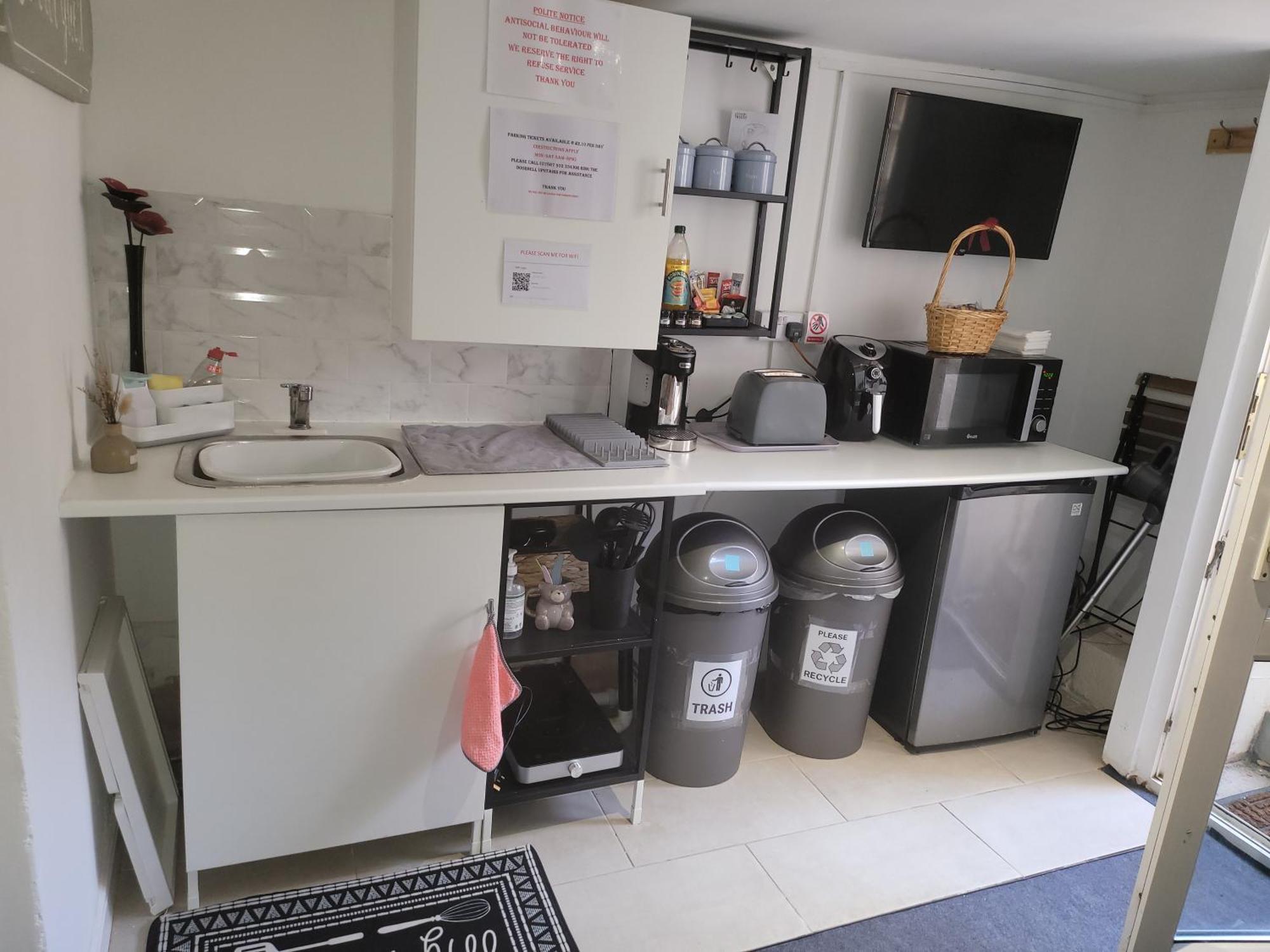 Апартаменти Hidden Treasure-Netflix And Wi-Fi-Basement Flat Джиллінгем Екстер'єр фото